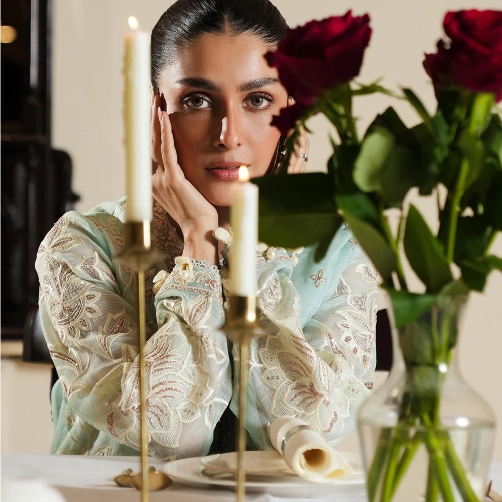 Sana Safinaz L Elegant Light Green/Sky Blue Embroidered Kurta Set - Picture 8 of 15